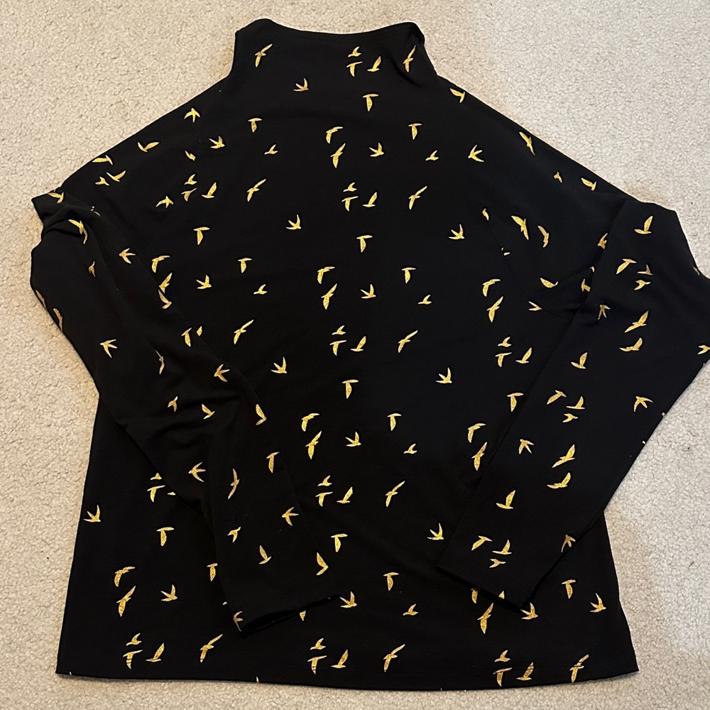 Oiselle Sz M black w/ gold bird mockneck.